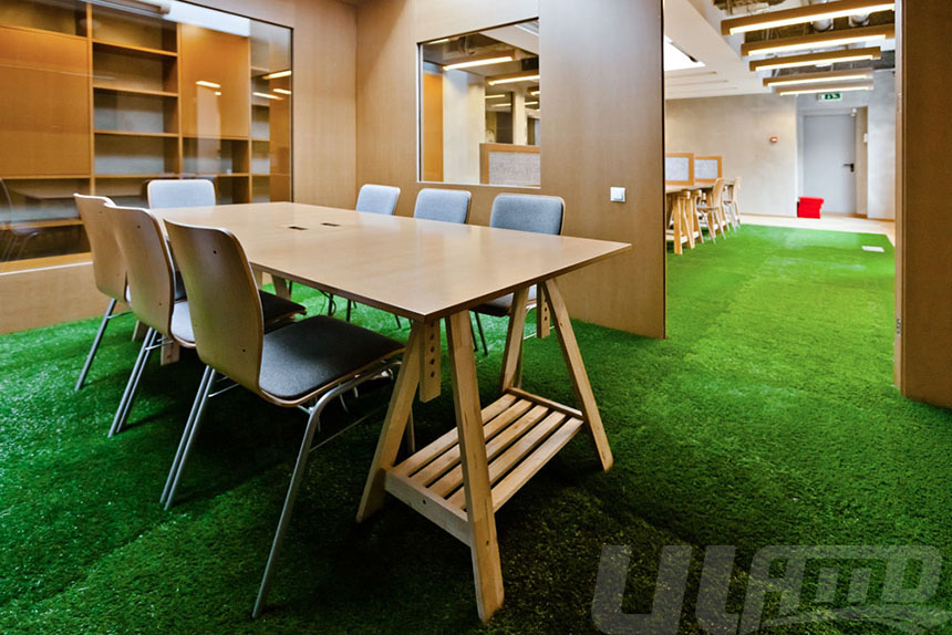 仿真草坪裝飾的辦公室