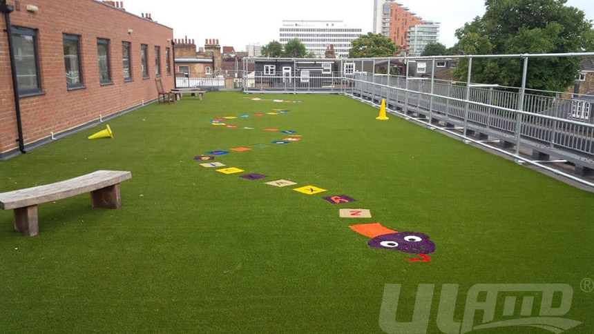 學(xué)校人造草坪操場(chǎng)