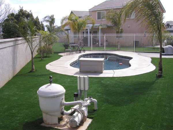 仿真草坪鋪裝后的庭院效果圖